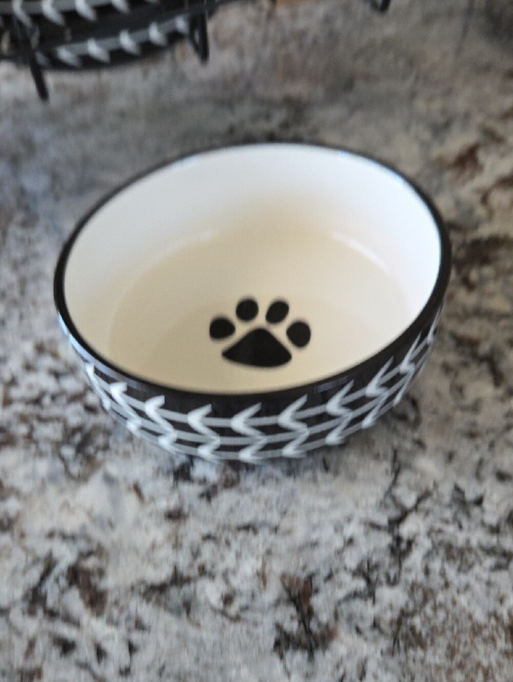 Ceramic Pet Bowls with Black and White Leaf Pattern - Picture 3 of 8